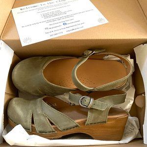 NIB Sanita Margrethe Clog Sandals Size 38 Olive Green
